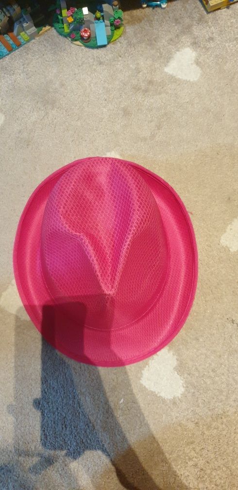 Różowy kapelusz unisex