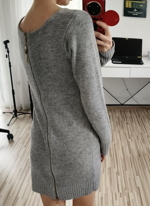 Sukienka tunika szara na zimę, z nadrukiem S