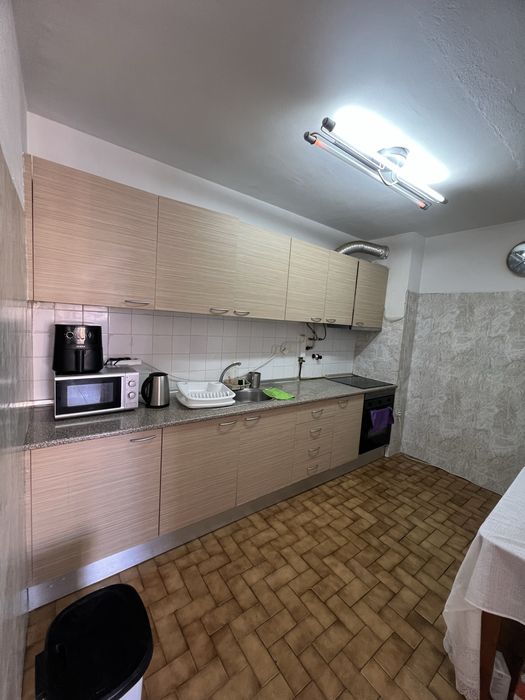 Arrenda-se quarto para casal por 400 € por mês