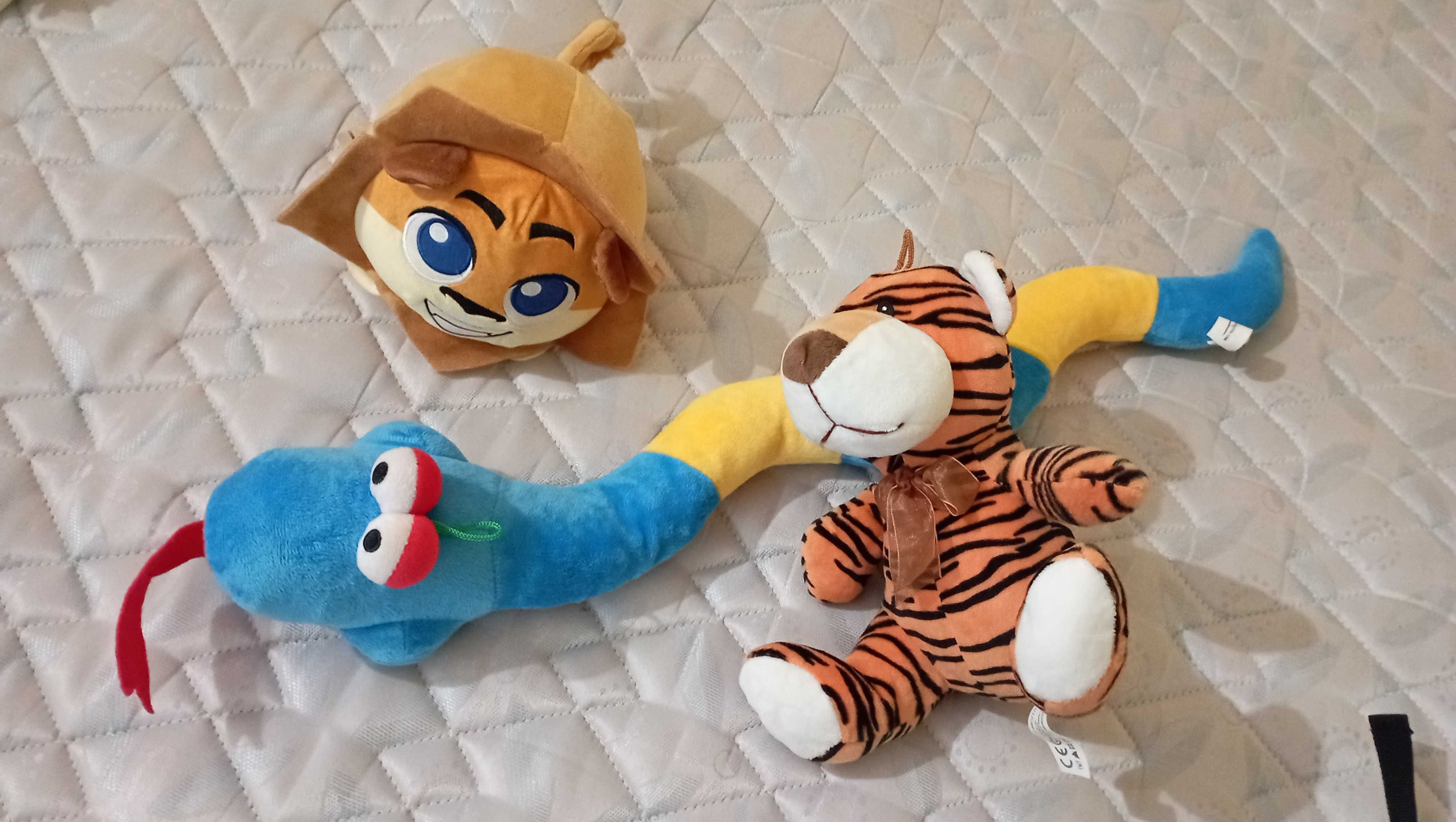 3 peluches novos