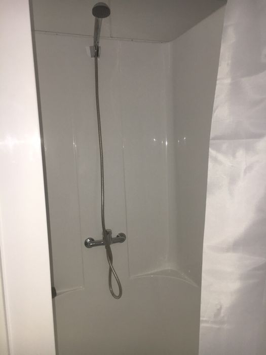 Kabina prysznicowa kontenerowa do kontenerów sanitarnych