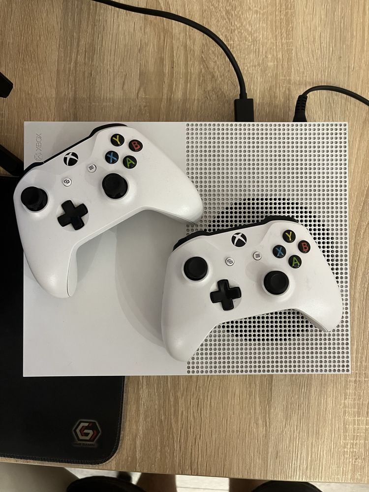 Продам Xbox one s