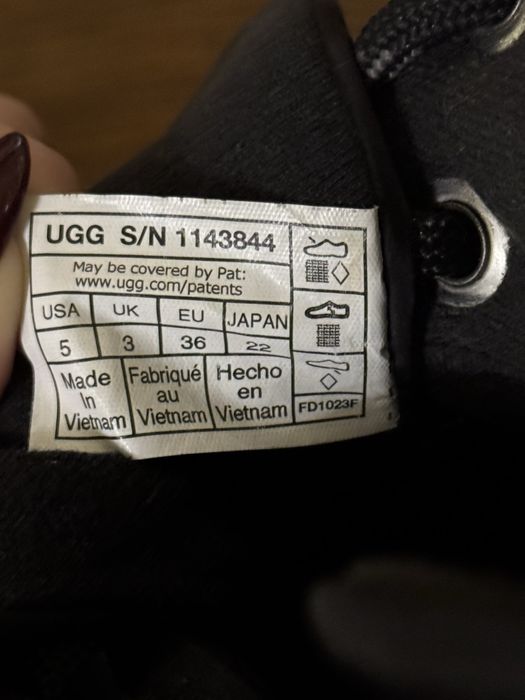 Теплі кросівки UGG