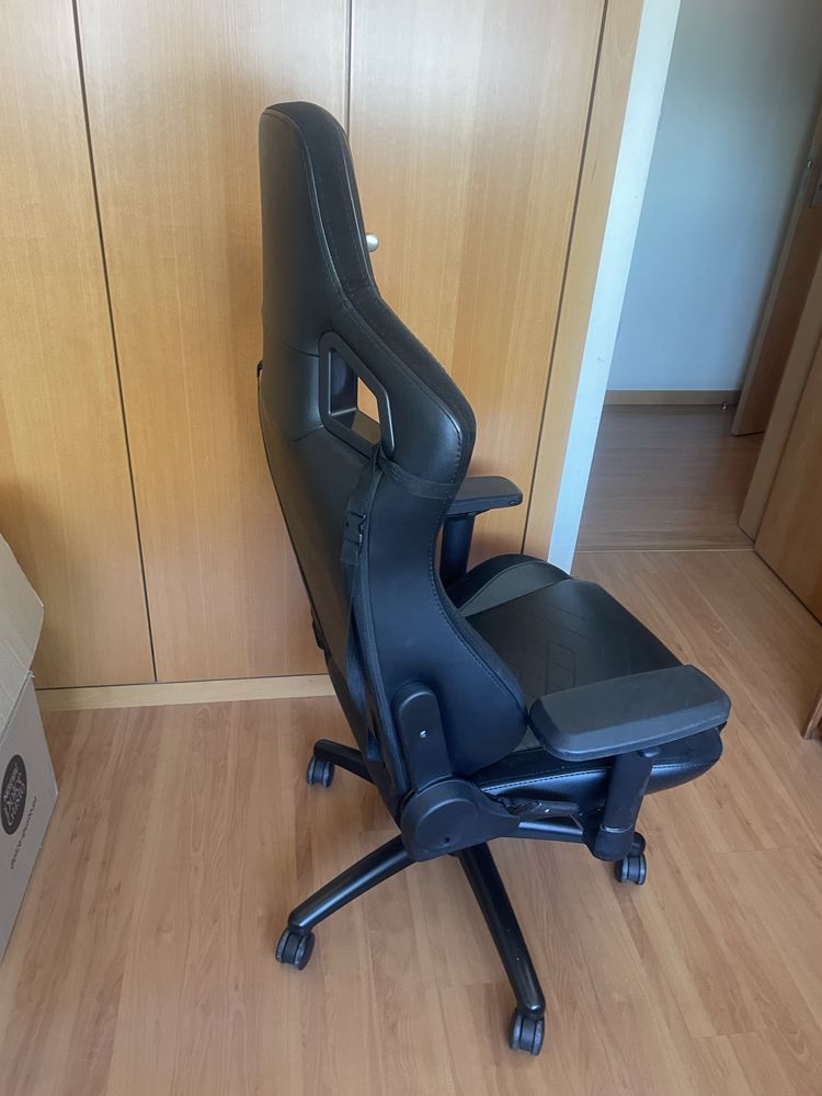 Cadeira Gaming noblechairs – Excelente Estado