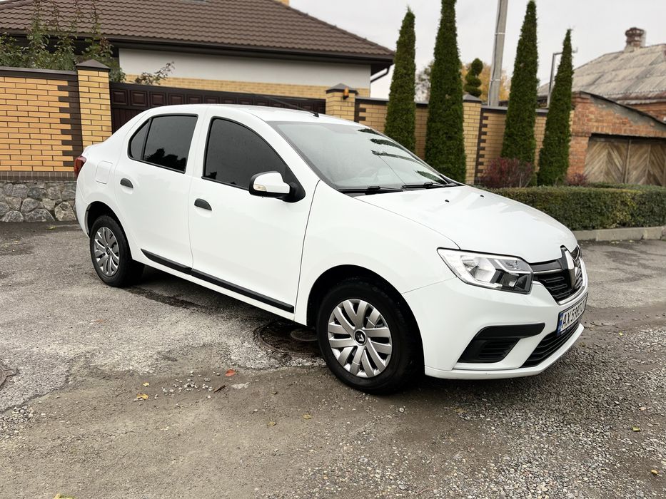 Рено логан 2020 год