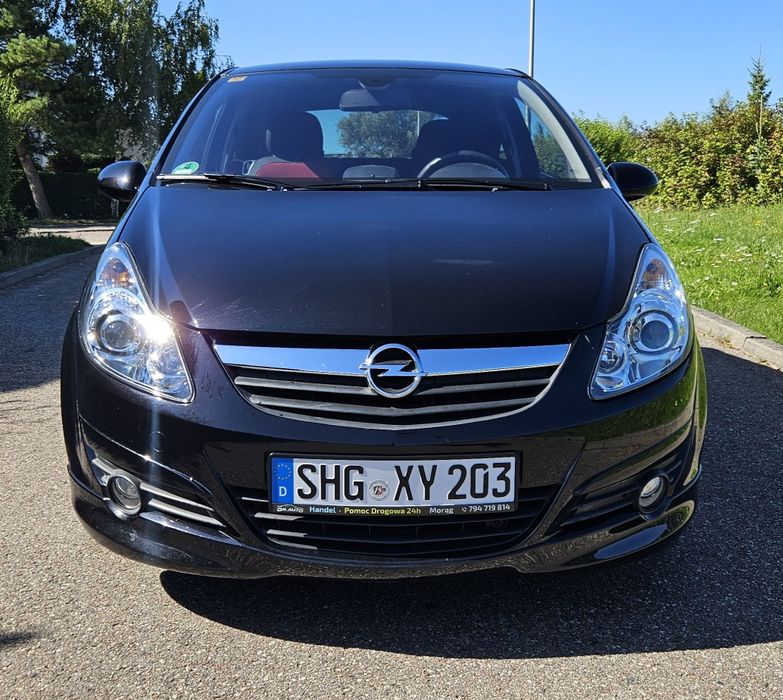 Opel Corsa D 1.6T GSi OPC 150koni
