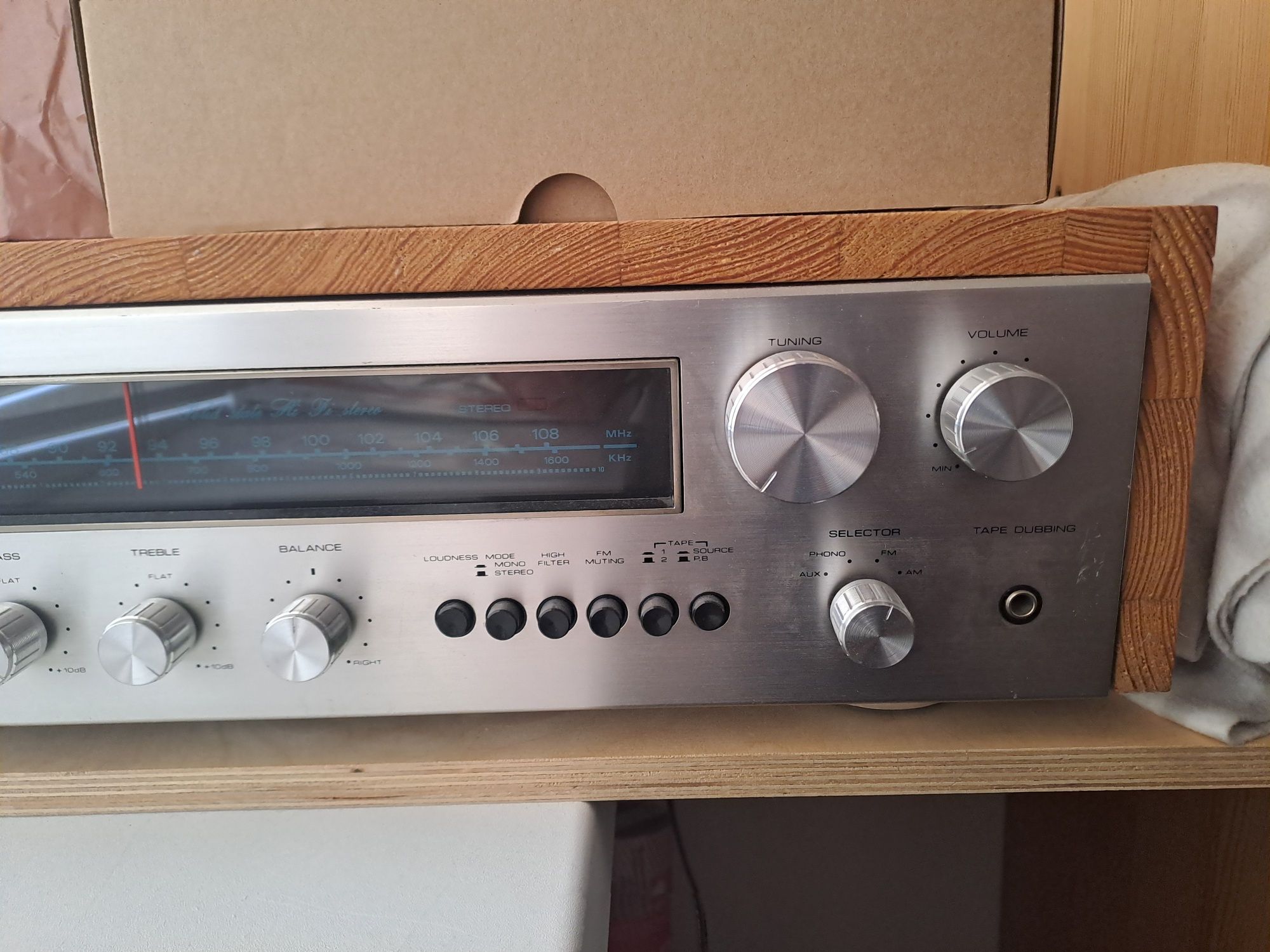 Amplituner Akai AA 8030 w drewnianej kasecie