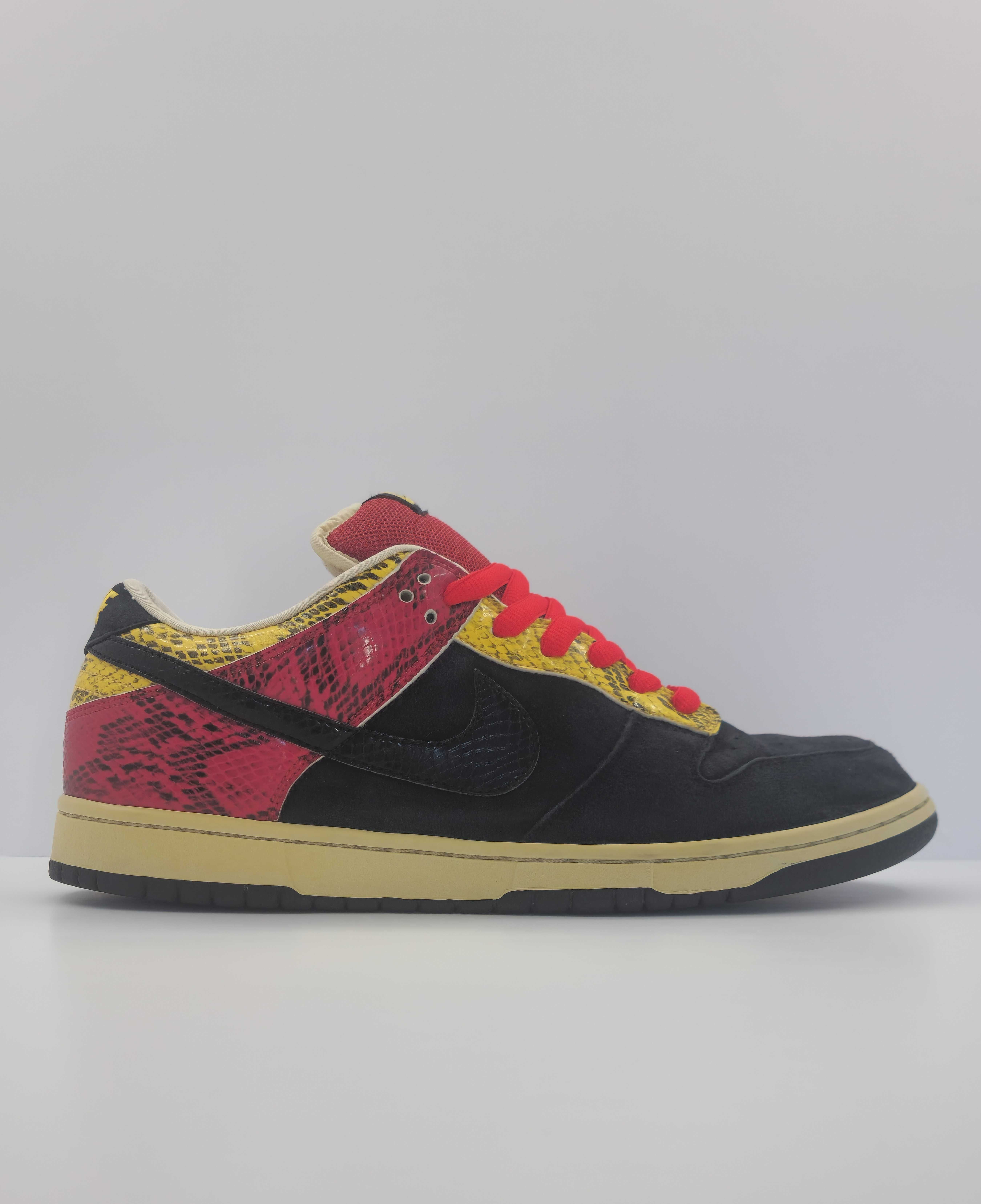 Nike SB Dunk Low Coral Snake