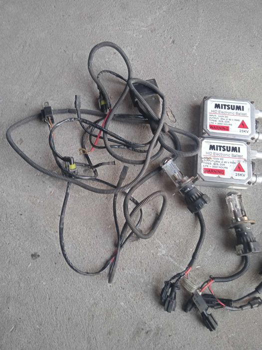 Продам комплект би ксенона Н4 6000К