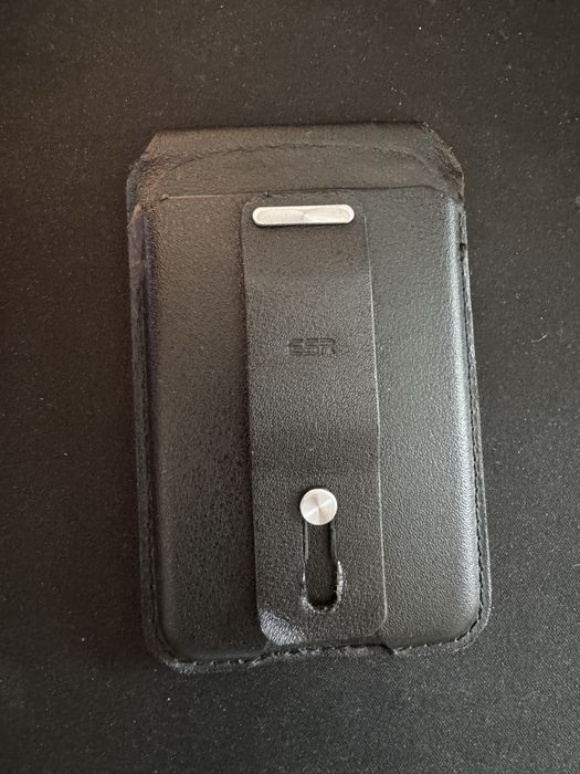 Carteira ESR Magsafe com Find My
