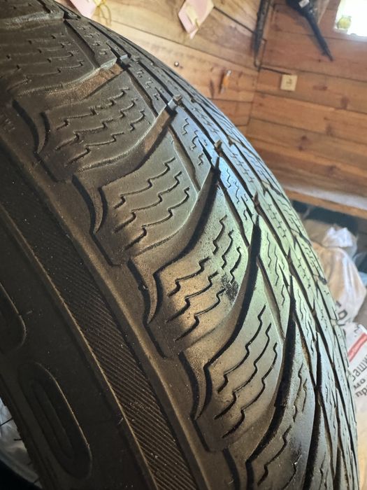 Зимова гума 235/65 R17