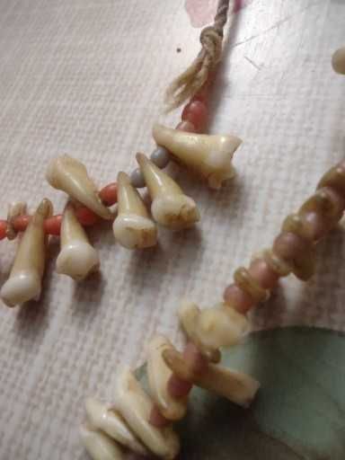 Stary naszyjnik plemienny Afryka naturalne zęby