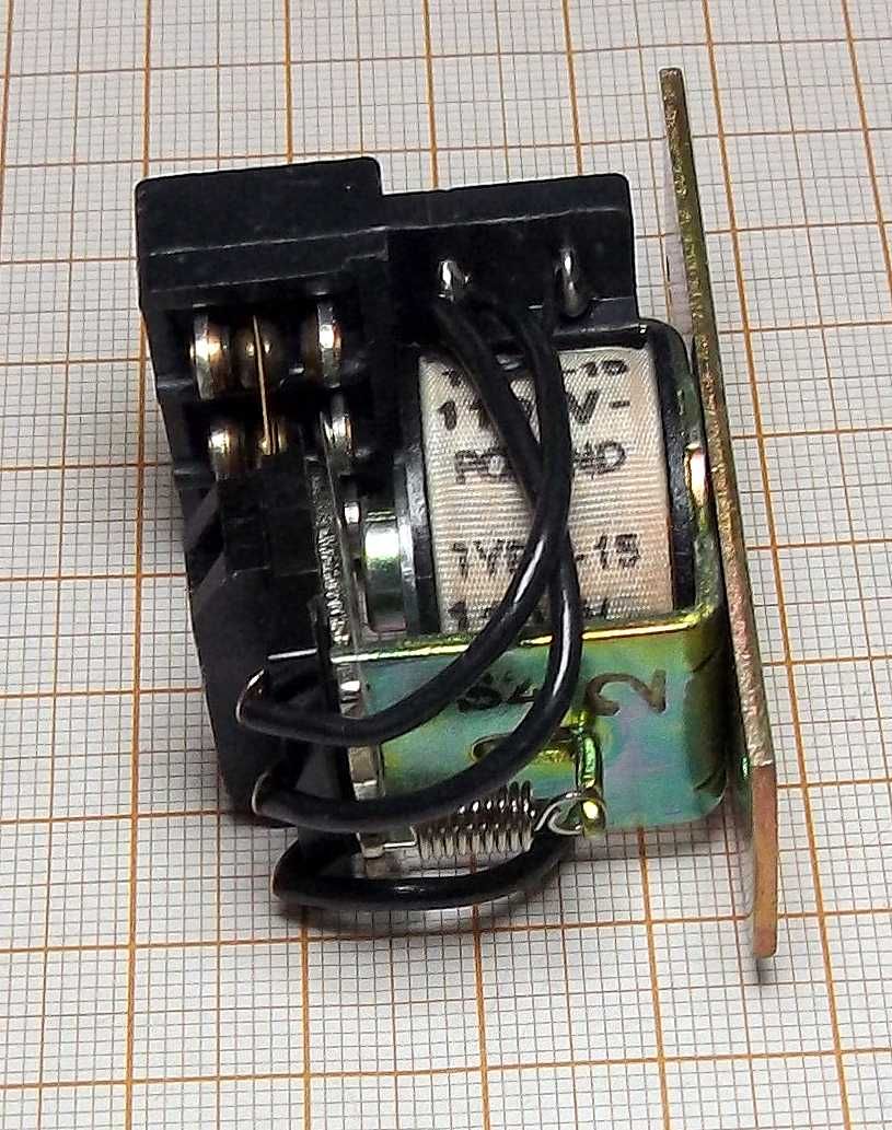 Przekaźnik 110V DC 3PDT R-15 [110-3-D]BL NOS - cena 2 sztuk