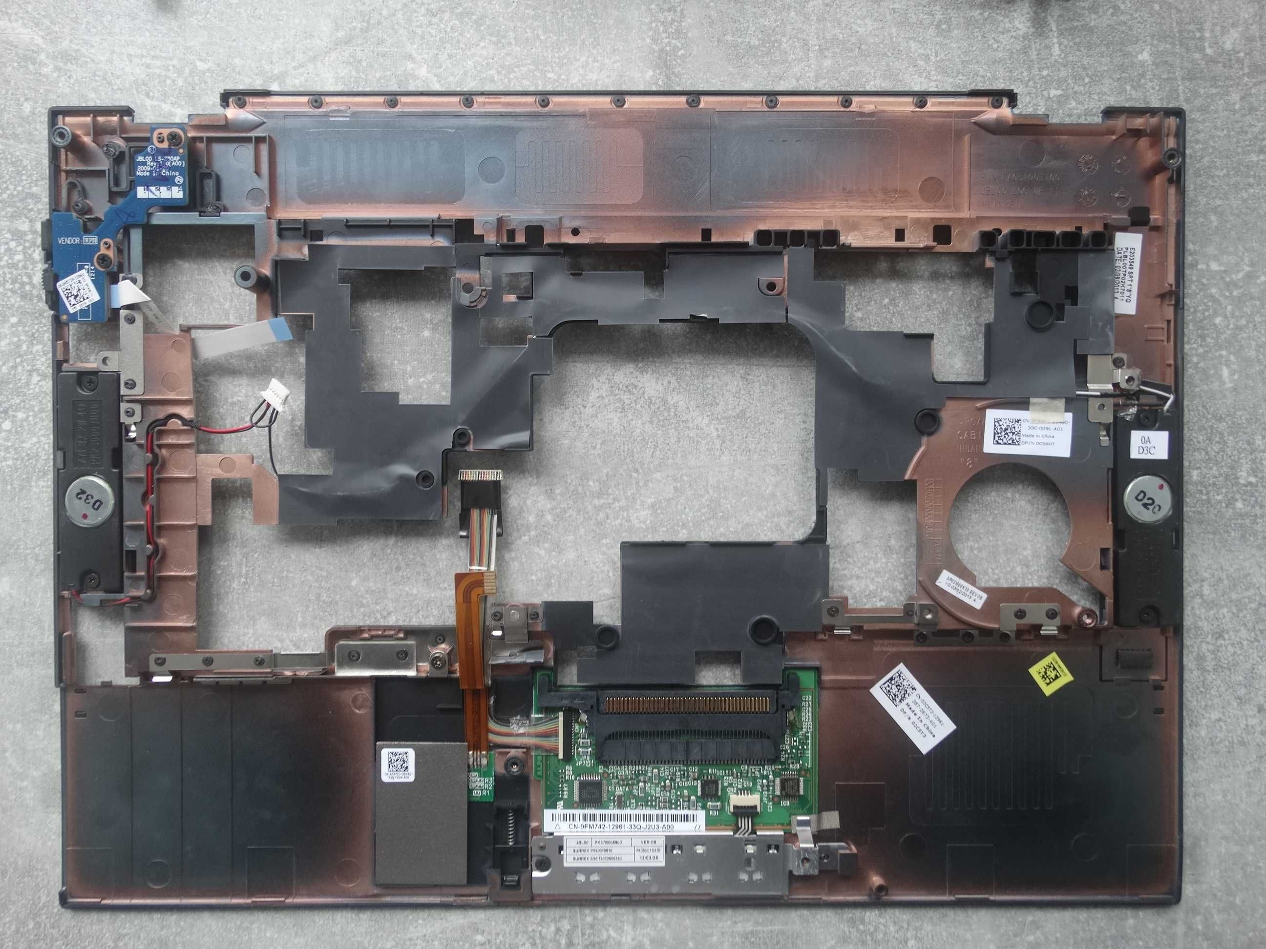 Laptop Dell E6400 części zamienne: pokrywa, klawiatury, płyta górna.