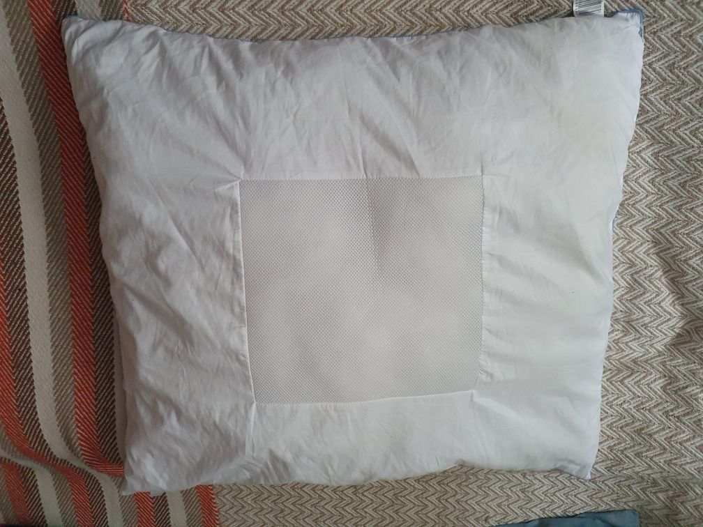 Poduszka 70x80 cm z włókna poliestrowego oddychająca uprana