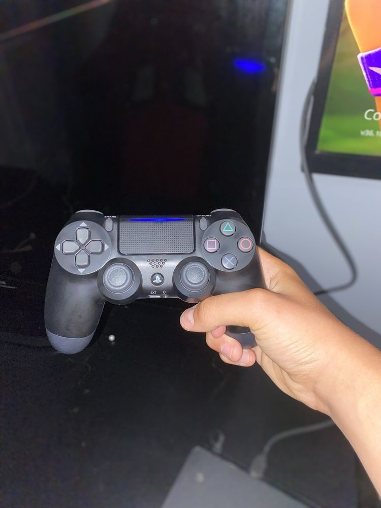Playstation 4 em bom estado!