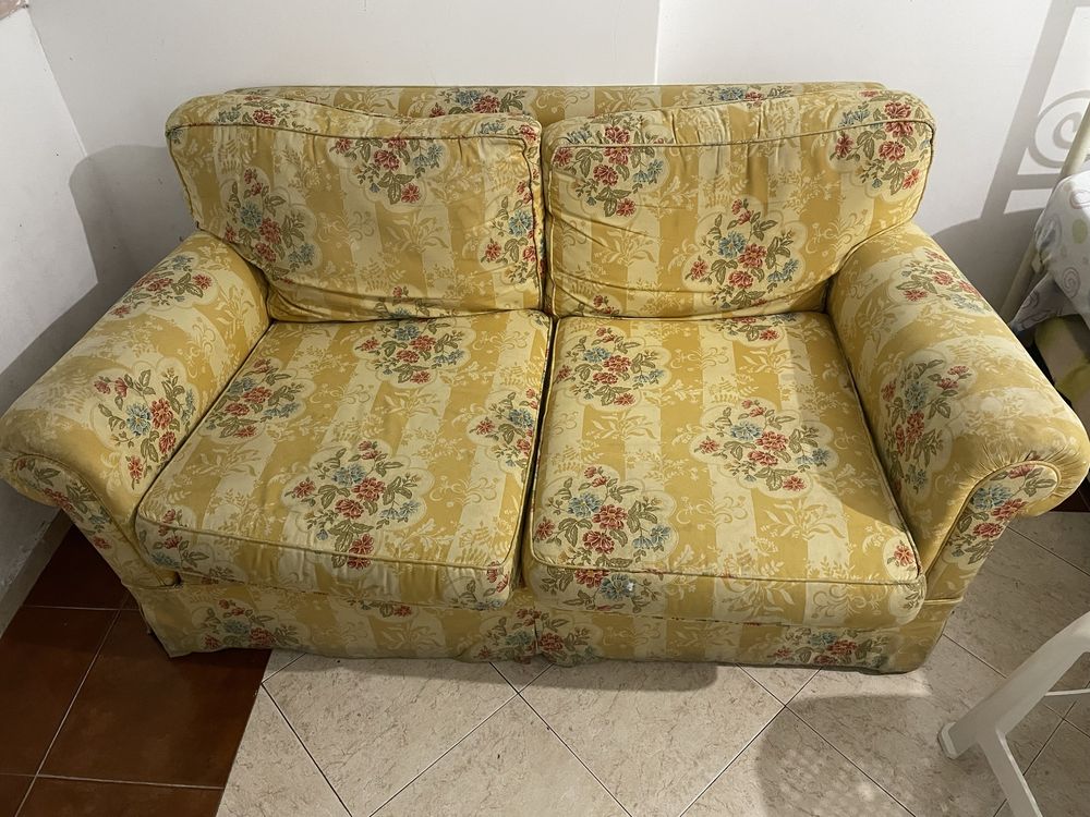 Sofa usado para desocupar