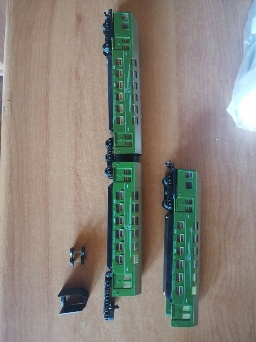 Wagony piętrowe piętrus 3 składy skala tt