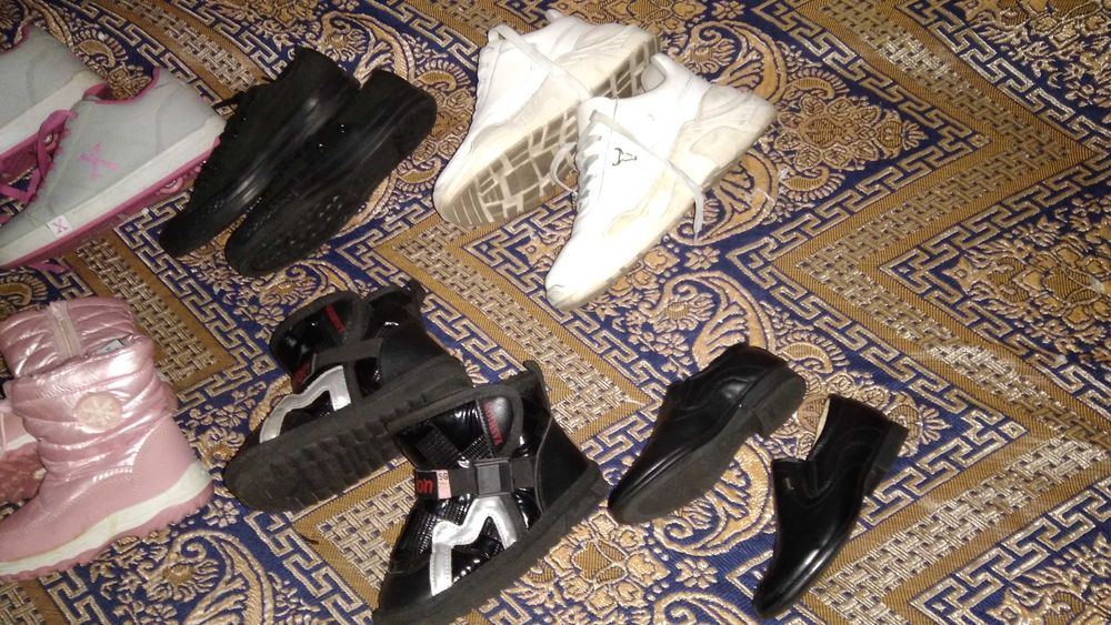 Продам взуття різне