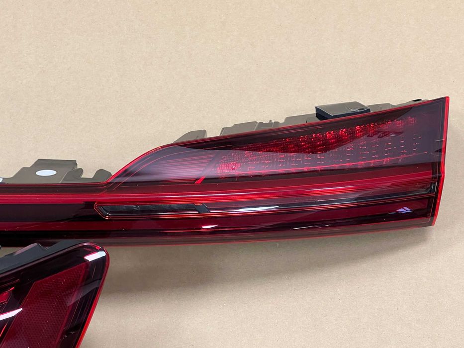 AUDI E-TRON 4KE Ліхтарі задні