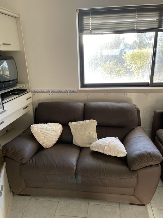 Sofas castanho escuro