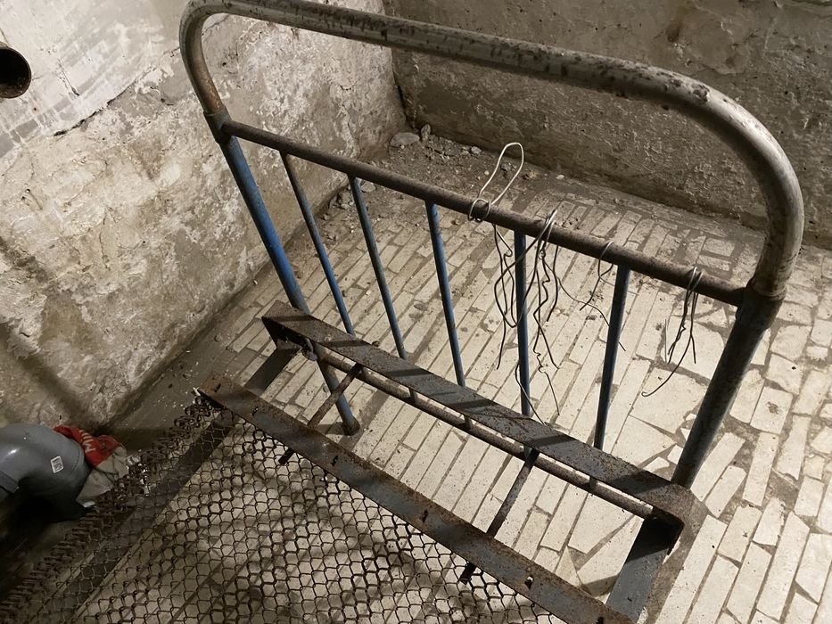 Кровать металлическая