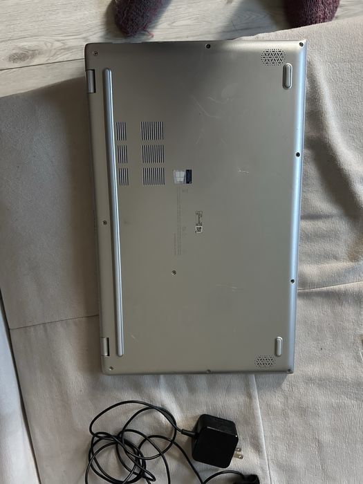Продам ноутбук Asus VivoBook 17 M712D не робочий