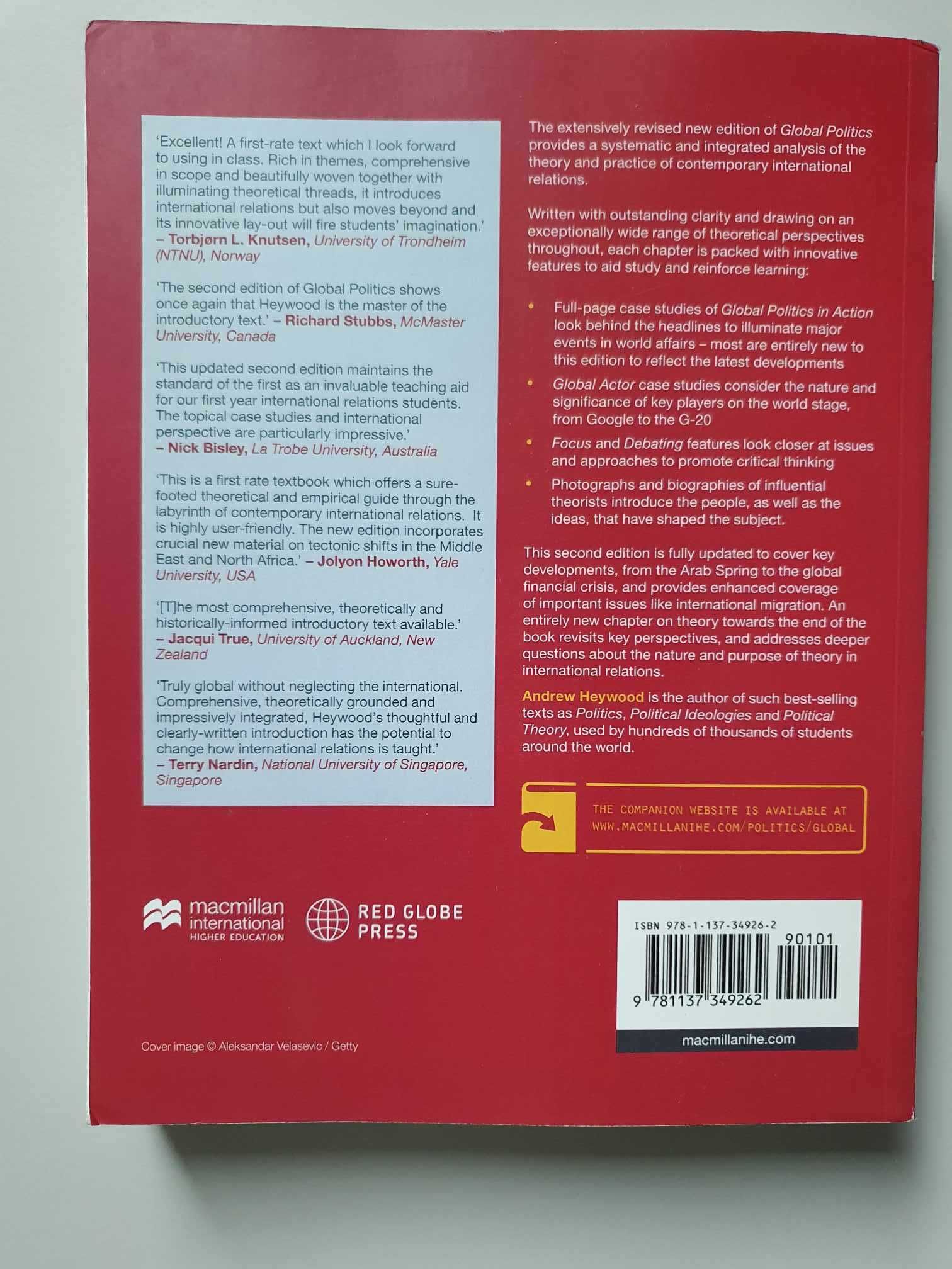 podręcznik GLOBAL POLITICS, matura IB, Macmillan jak nowa