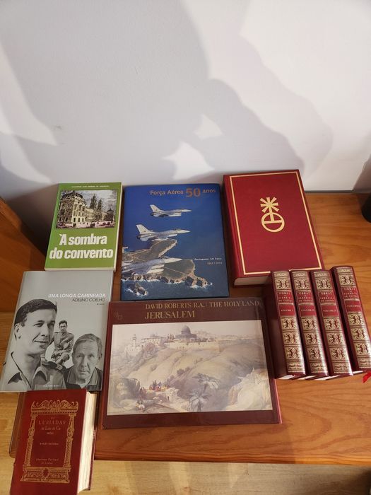 Livros raros e antigos, venda individual de cada livro e não do lote.