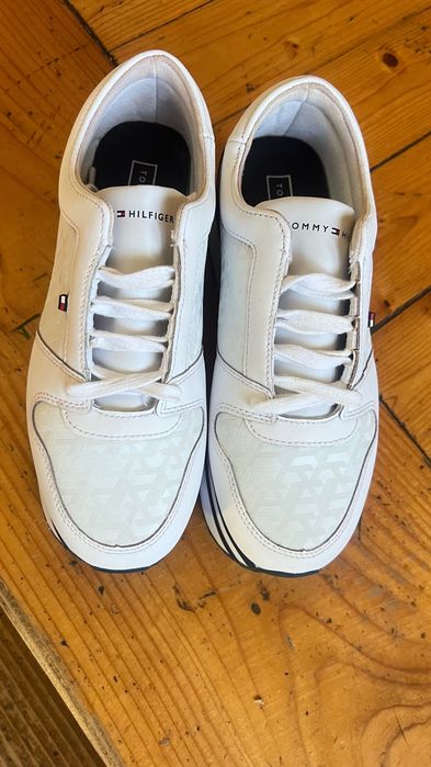 Tommy Hilfiger,  нові кросівки