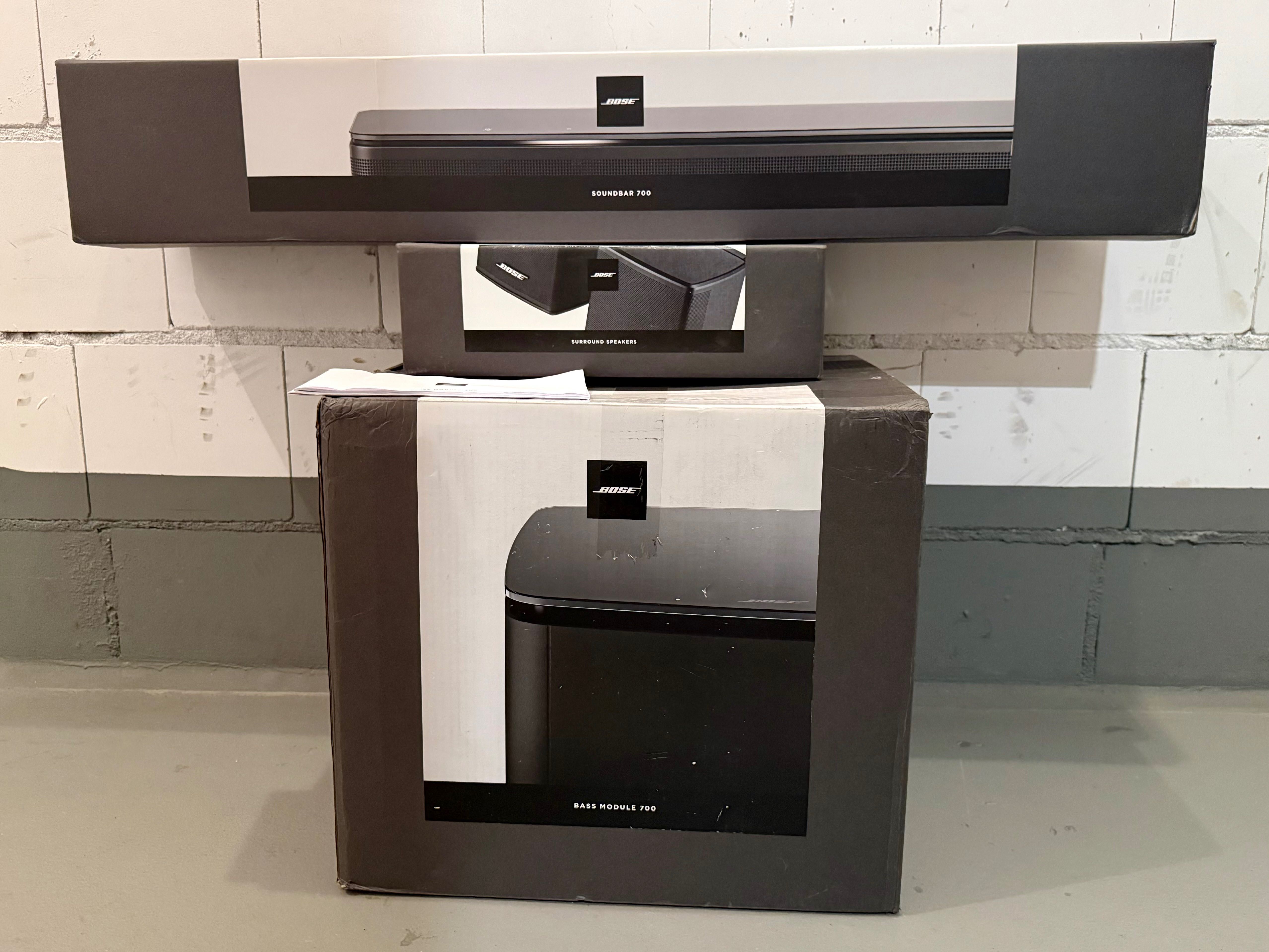Bose Soundbar 700 czarny + Bass Module 700 + Surround Speakers czarny