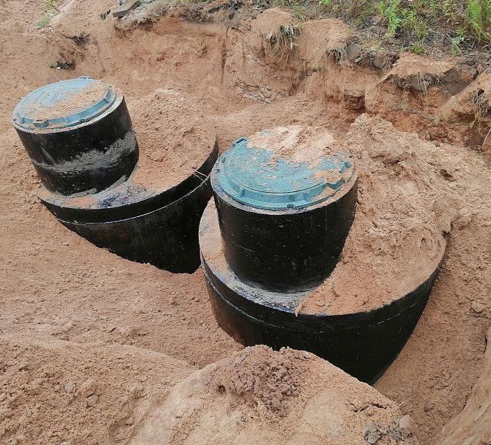 Копаємо септики з бетону вигрібні ями, каналізацію СМ210