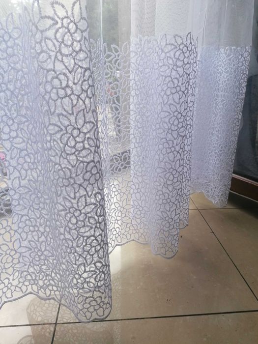 firanki z metra GŁADKA+3-rzędy haftu KWIATUSZEK wys 280 cm BIAŁA,turec