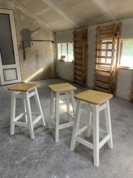 Барные Стулья з Бука.Барні табурети для кафе і бару