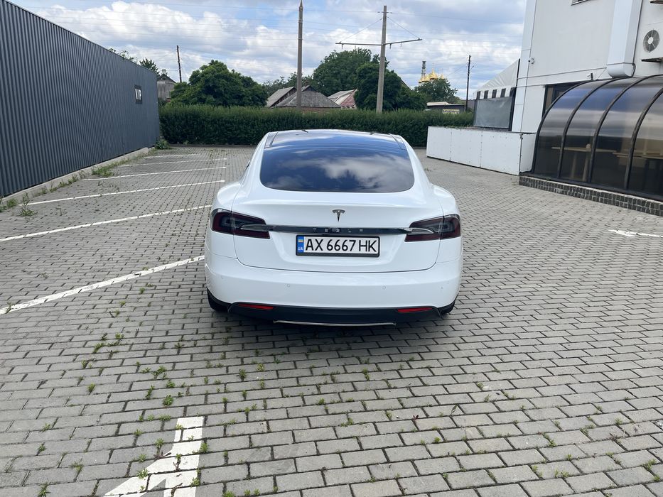Tesla S 85 квт полный привод пневма
