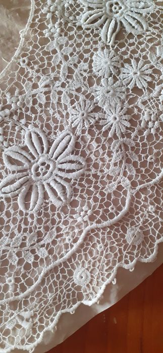 Gola de Renda de Bilrros