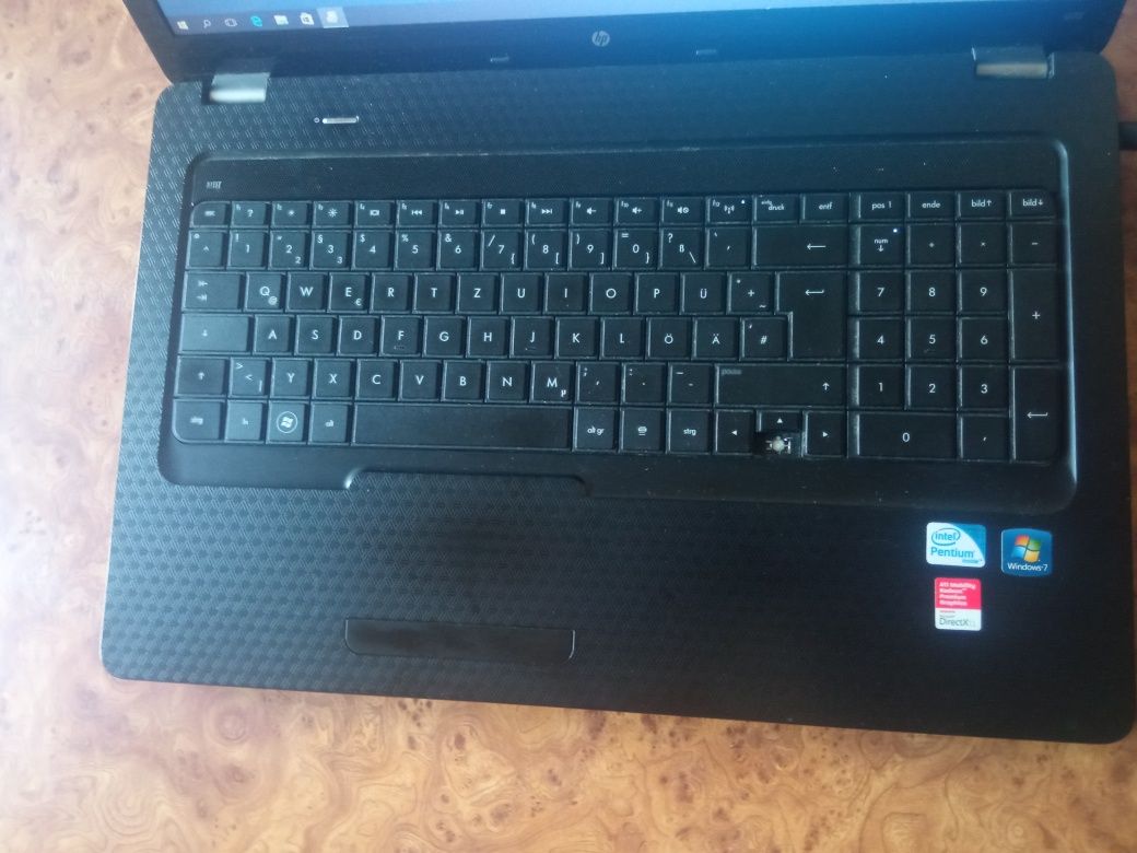 HP G72 intel i5 17.3 ddr3-4gb hdd 320 gb