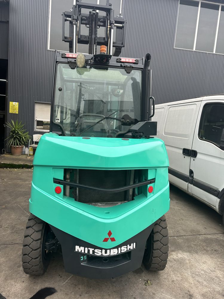 Empilhador mitsubichi de 3500 kgrs diesel