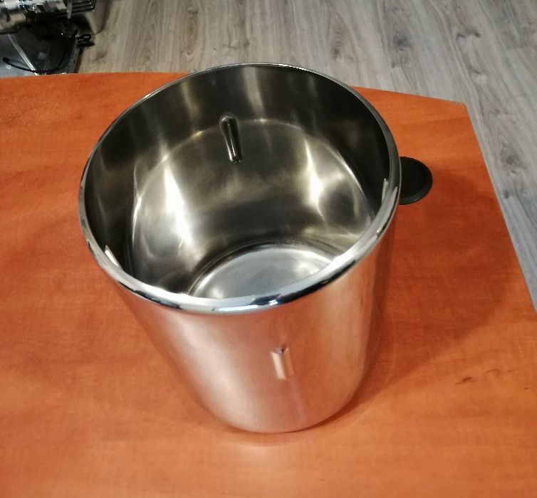 Nowy pojemnik okrągły do lodów ø200x250 (7L) z systemem antyrotacyjnym