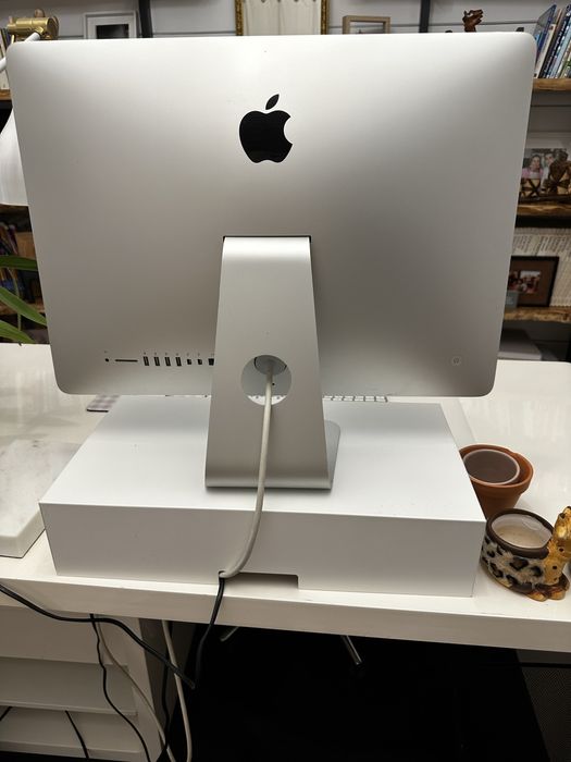 iMac 21.5”, mid2014, i5, 8GB RAM, 500GB SSD