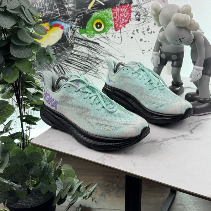 Кросівки Hoka Clifton 9 42 розмір Е6201