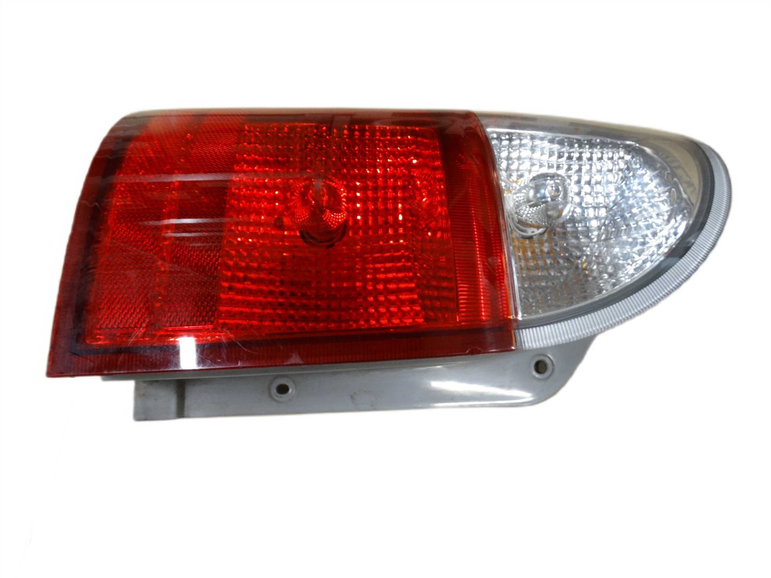 Lampa tył tylna prawa Kia Pregio 2 używana