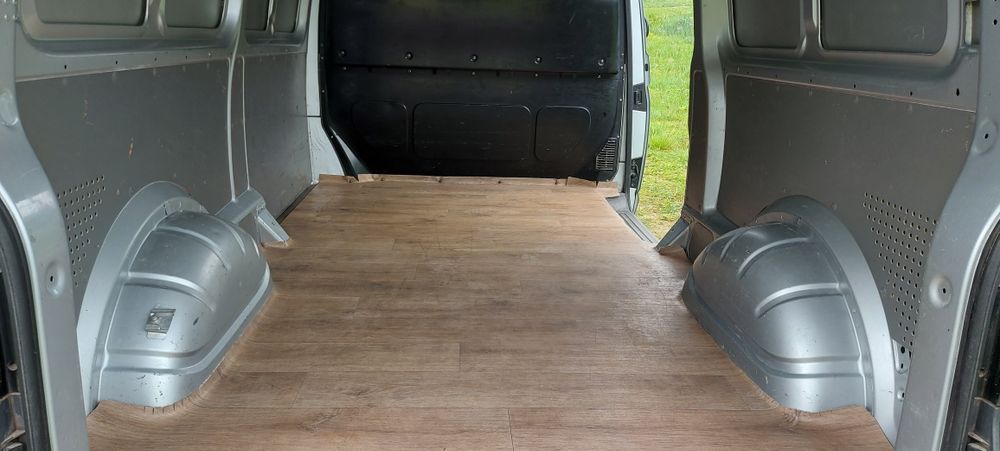 Volkswagen T5 (Transporter) груз. LONG 2011