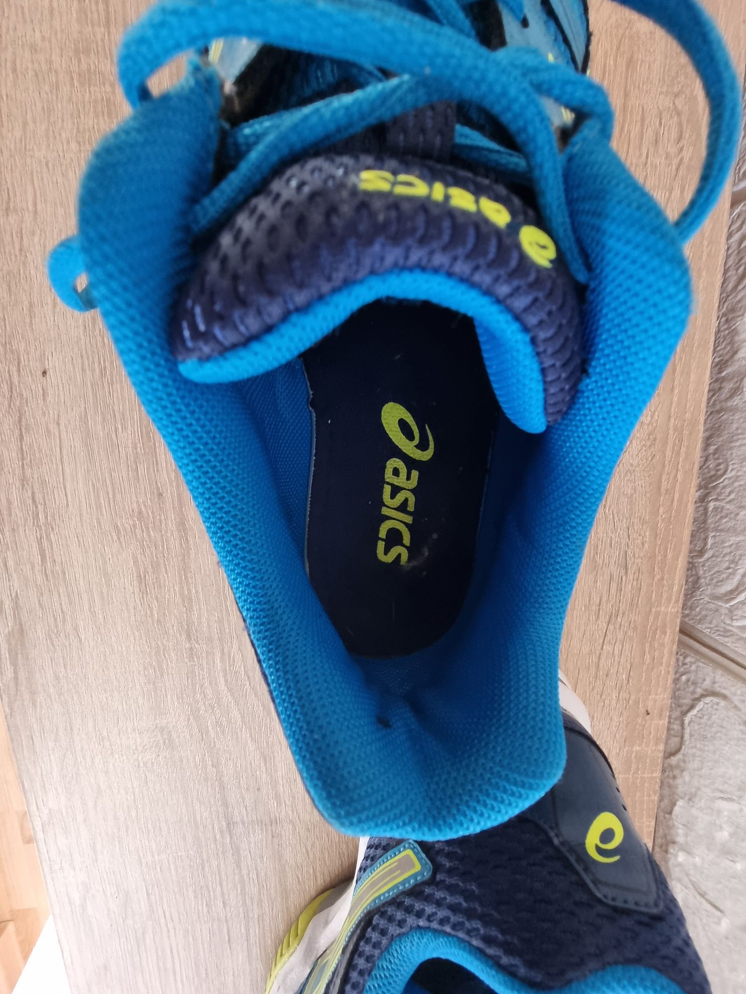 Buty sportowe Asics Gel Rocket 7-40.5 (25.5cm)