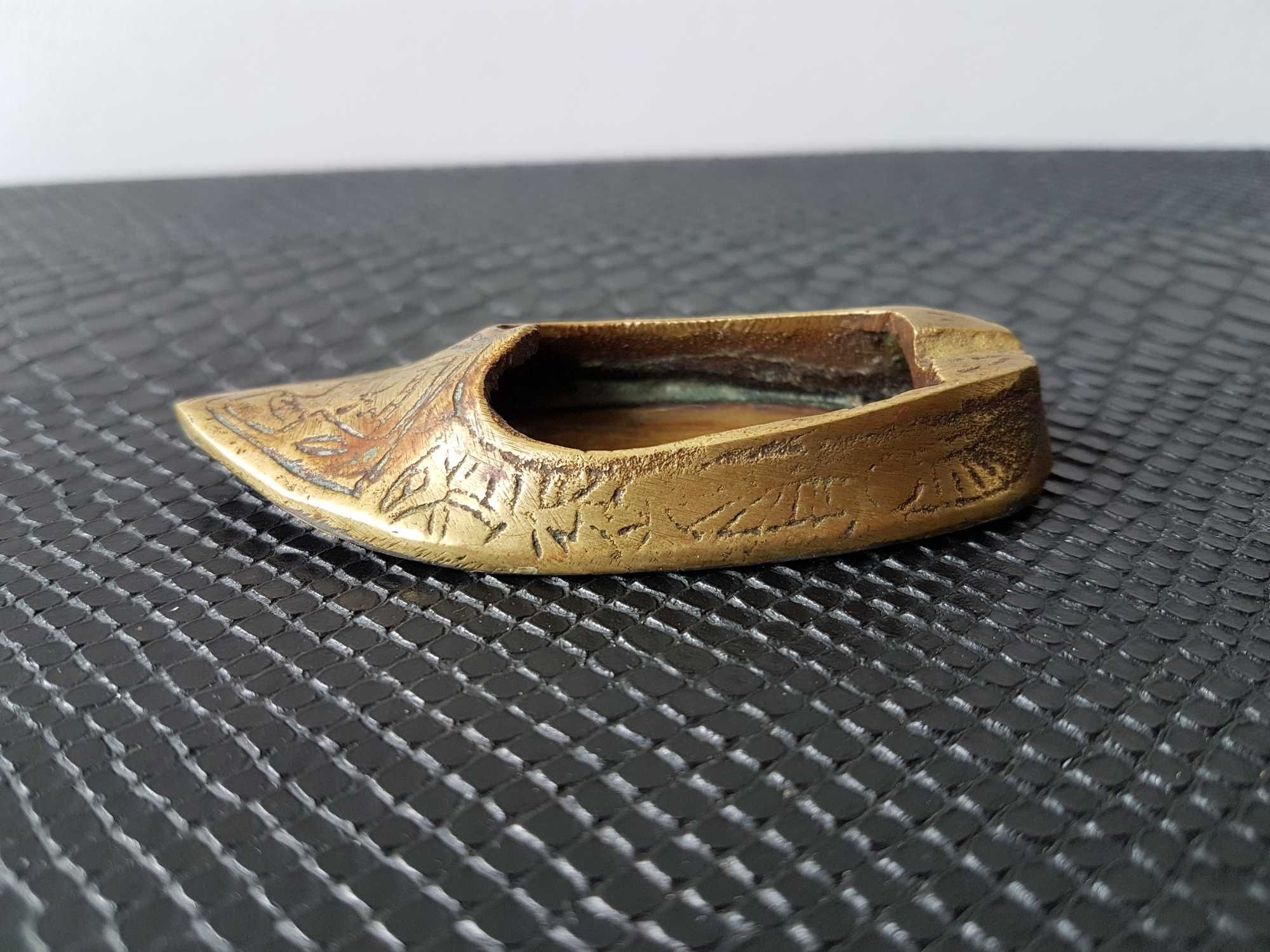 Vintage mały antyczny mosiężny bucik pantofelek popielniczka INDIA