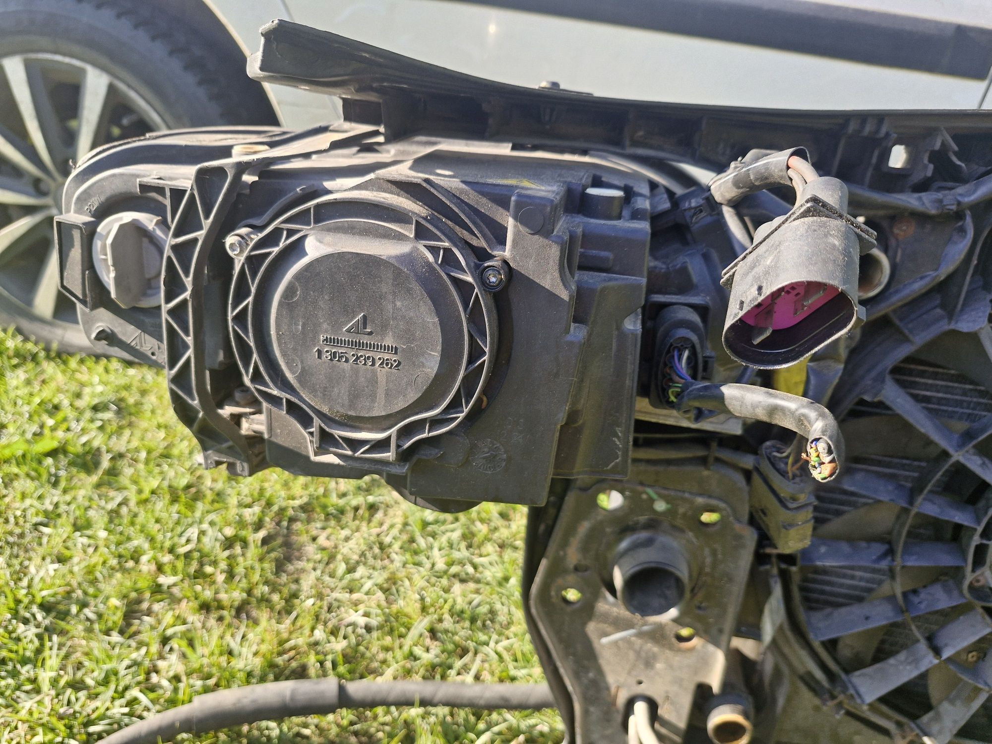Lampy xenon audi a4 b7