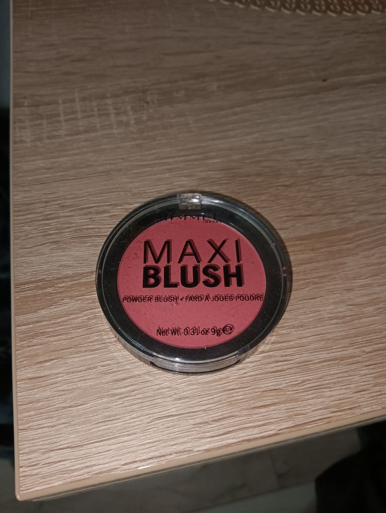 Rimmel Maxi Blush róż do policzków 

długotrwały róż do policzków expo