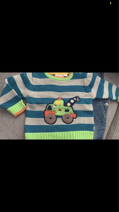 Jeansowe ogrodniczki podszyte bawełna i sweterek z traktorem