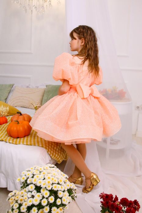 Персикова святкова сукня 128