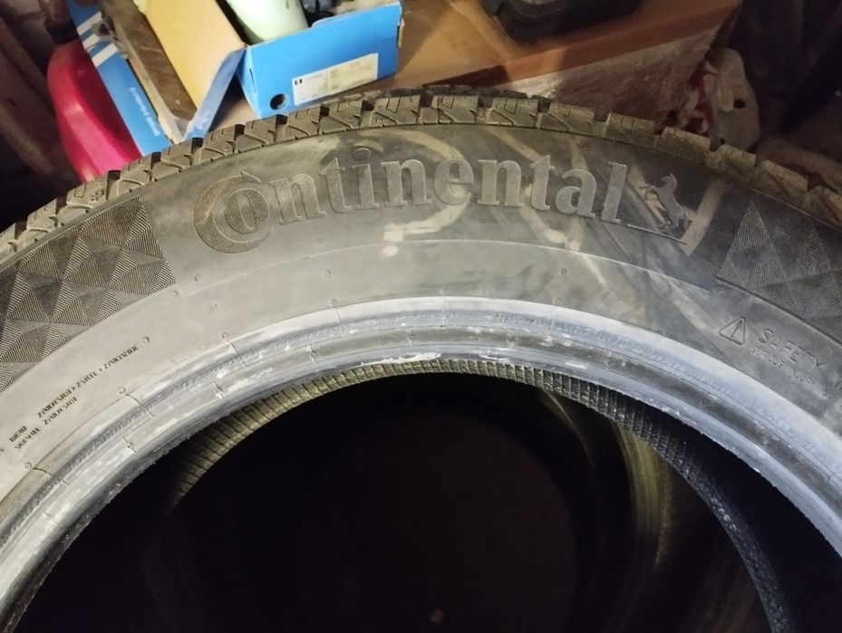 Шини 235 60 18 Continental зимові 7 мм